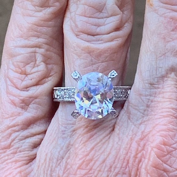 Oval CZ and sterling solitaire ring - Picture 7 of 9